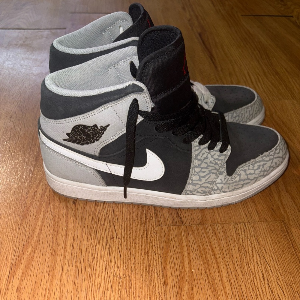 Men’s Jordan 1 Mid ‘Elephant Toe’ size 9.5